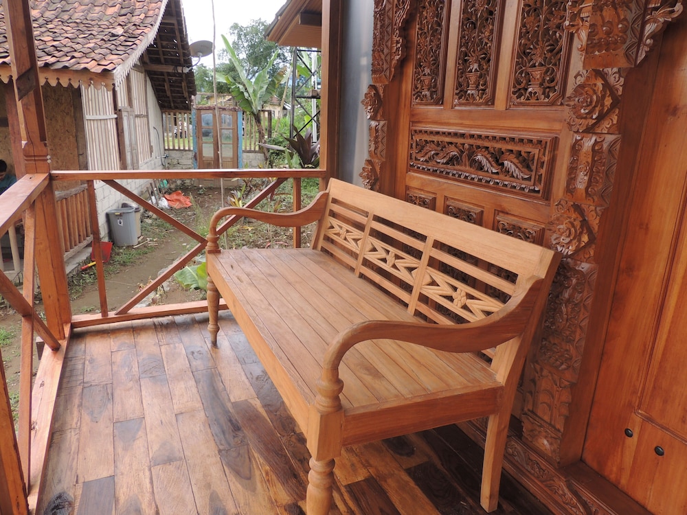 Singgasana Villa & Resto 37/55