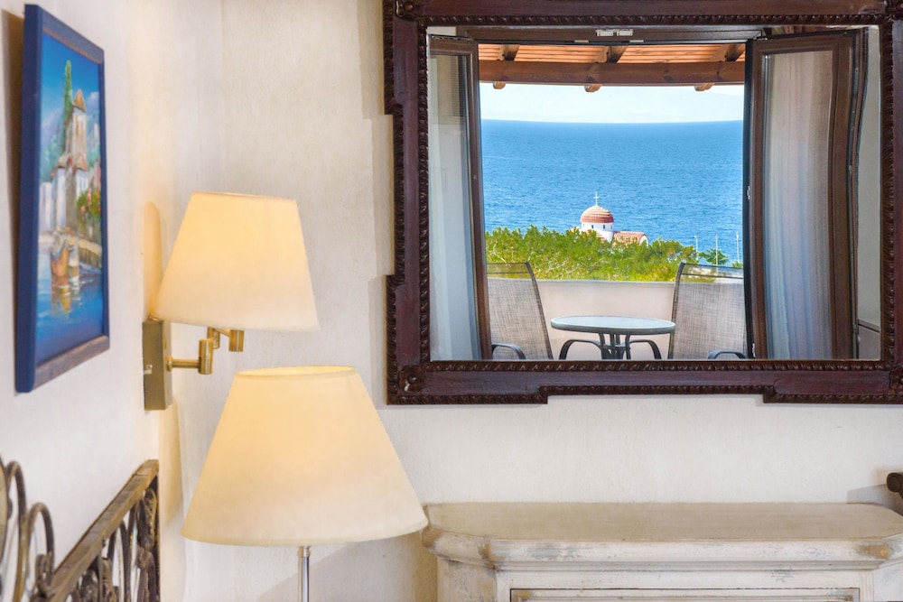 Leandros Hotel 24/50