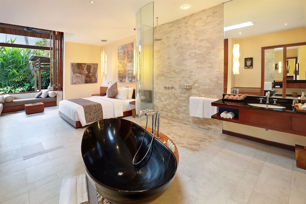 The Elysian Boutique Villa Hotel 50/50