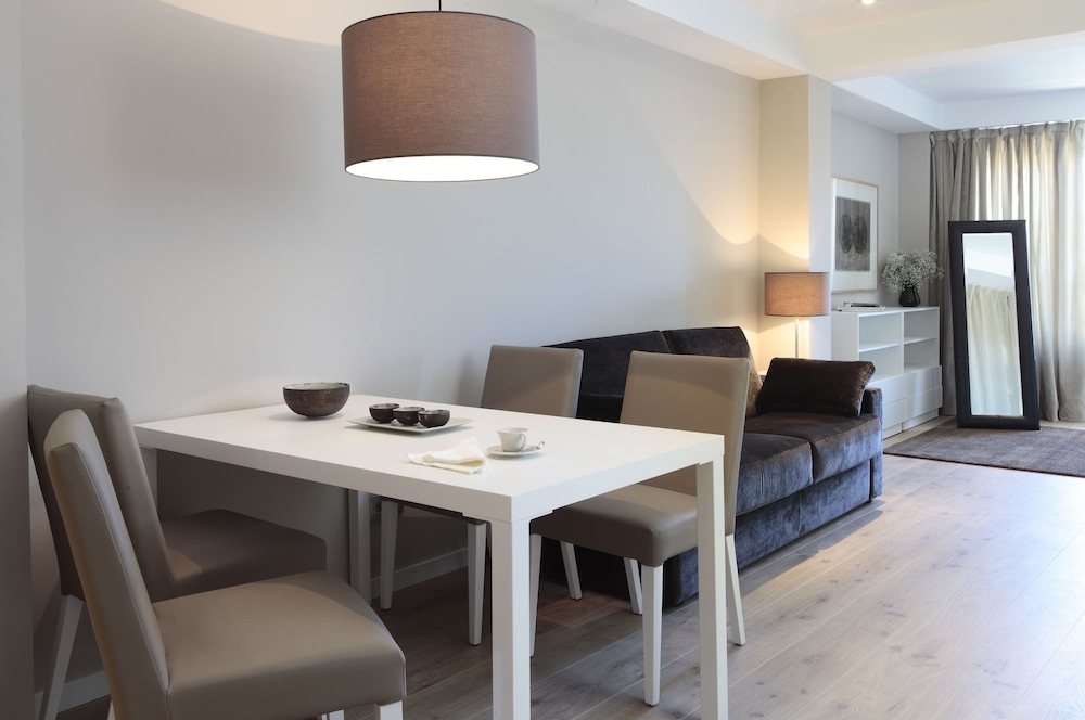 Apartments Rambla 102 34/45