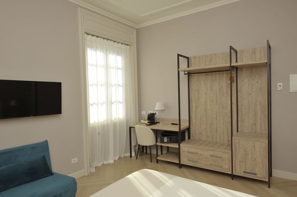 Bergamo Inn 43 23/31