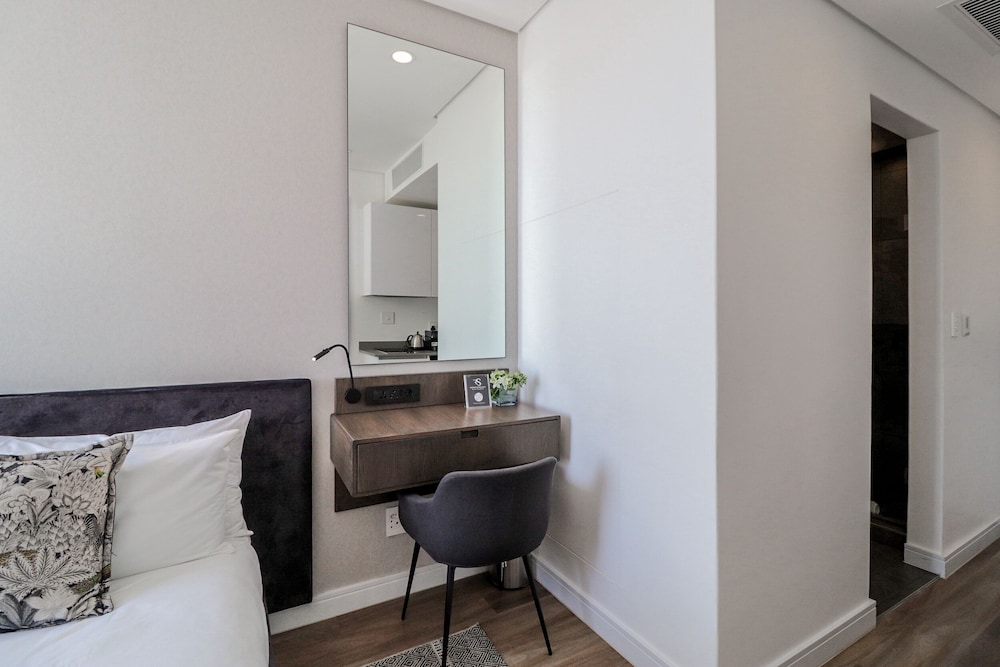 Reserved Suites 4/50