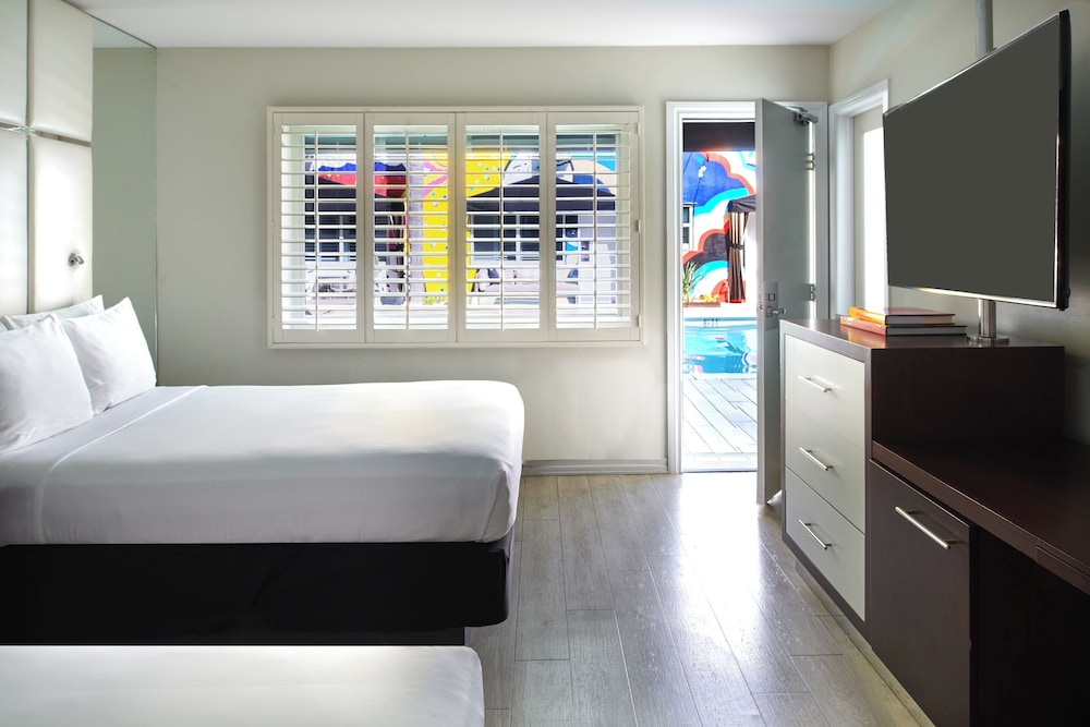 Room, Double Bed, Pool View