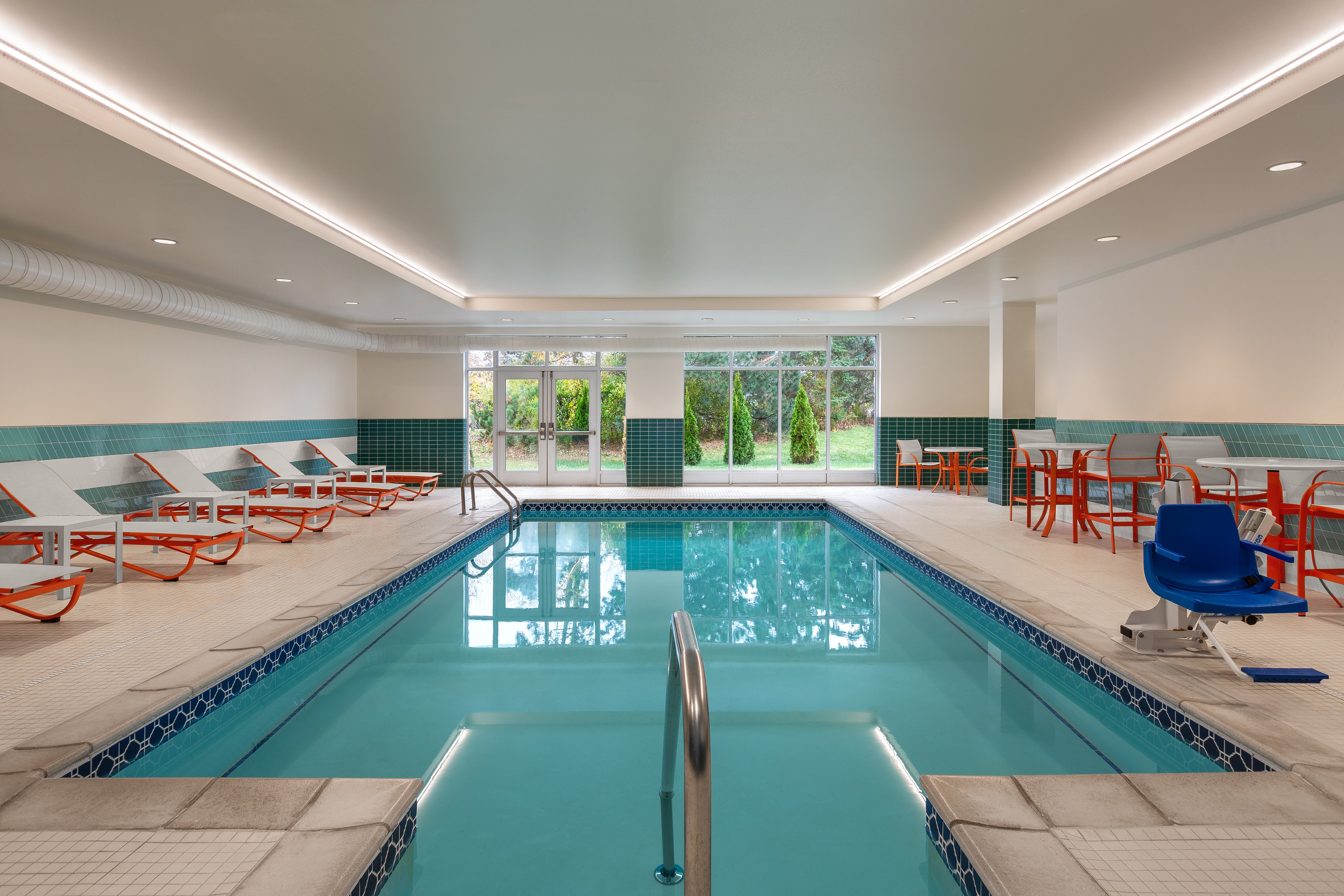 Holiday Inn & Suites Detroit - Troy, an IHG Hotel 21/50