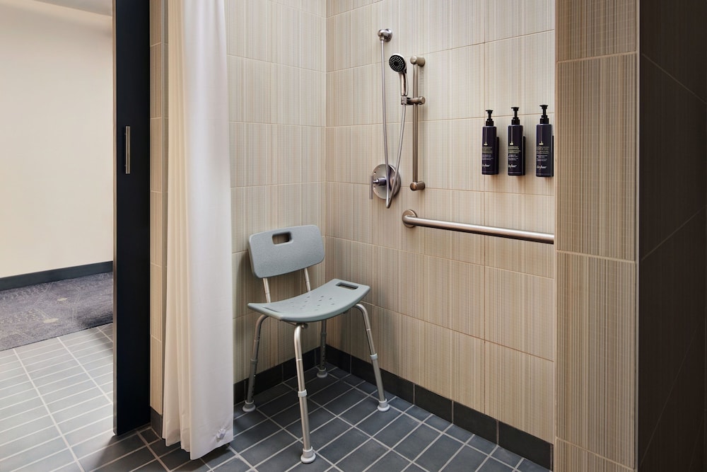 Aloft Leawood-Overland Park 38/38