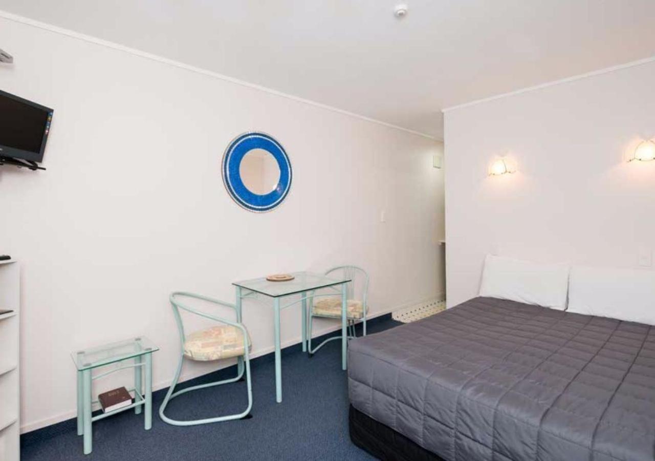 Petite, Studio, Double Bed