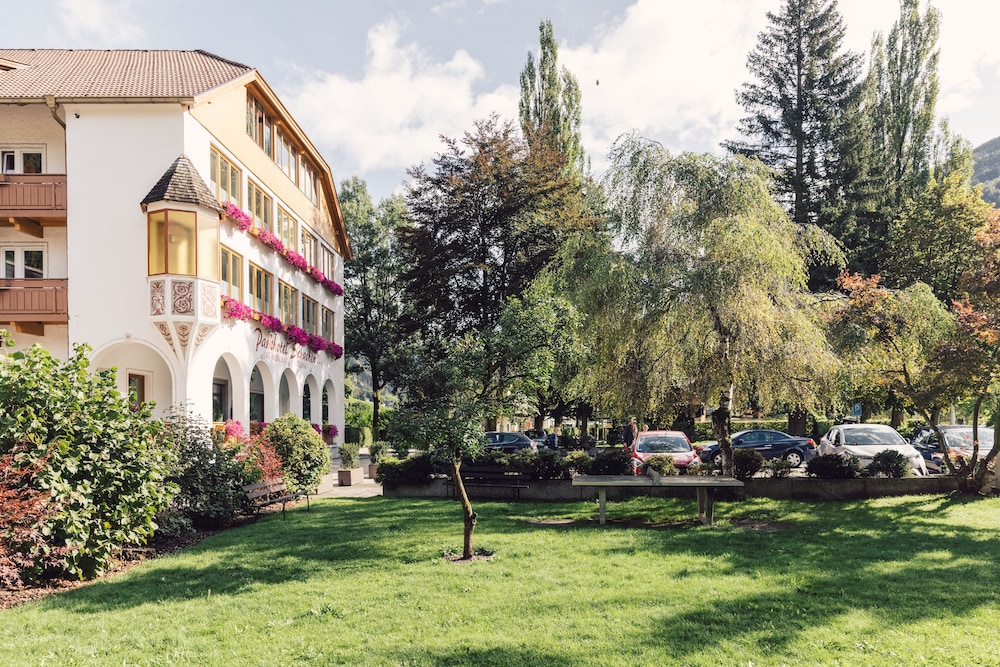 Parkhotel Schachen 43/49