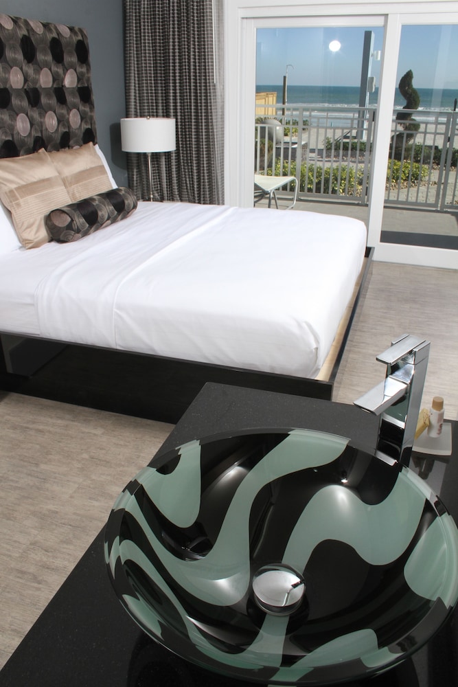 Lotus Boutique Inn Suites 31/57