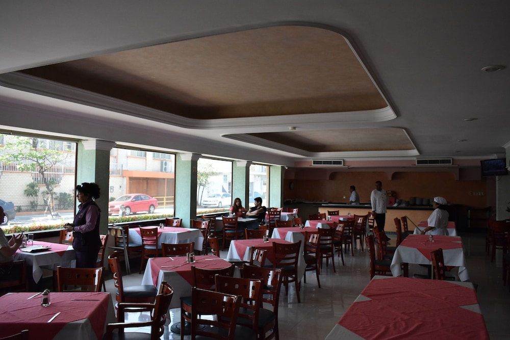 Hotel Baluarte 54/73