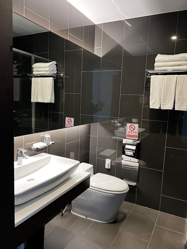 Hotel Goldendaisy Seogwipo Ocean 32/51