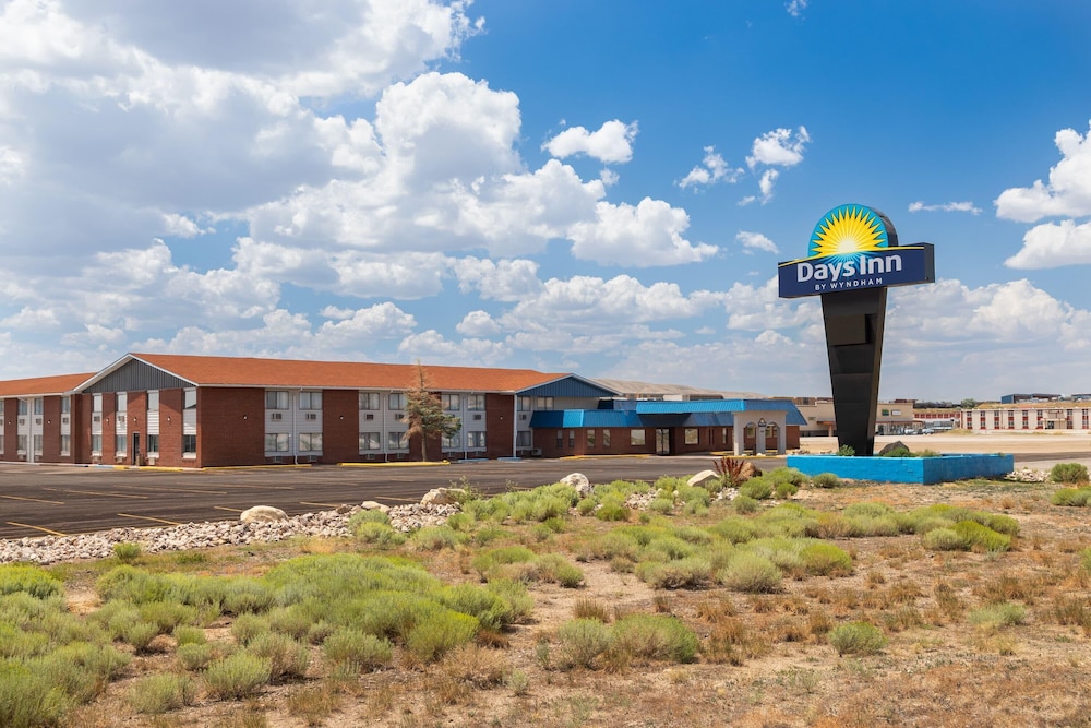 Days Inn by Wyndham Rawlins 61/64