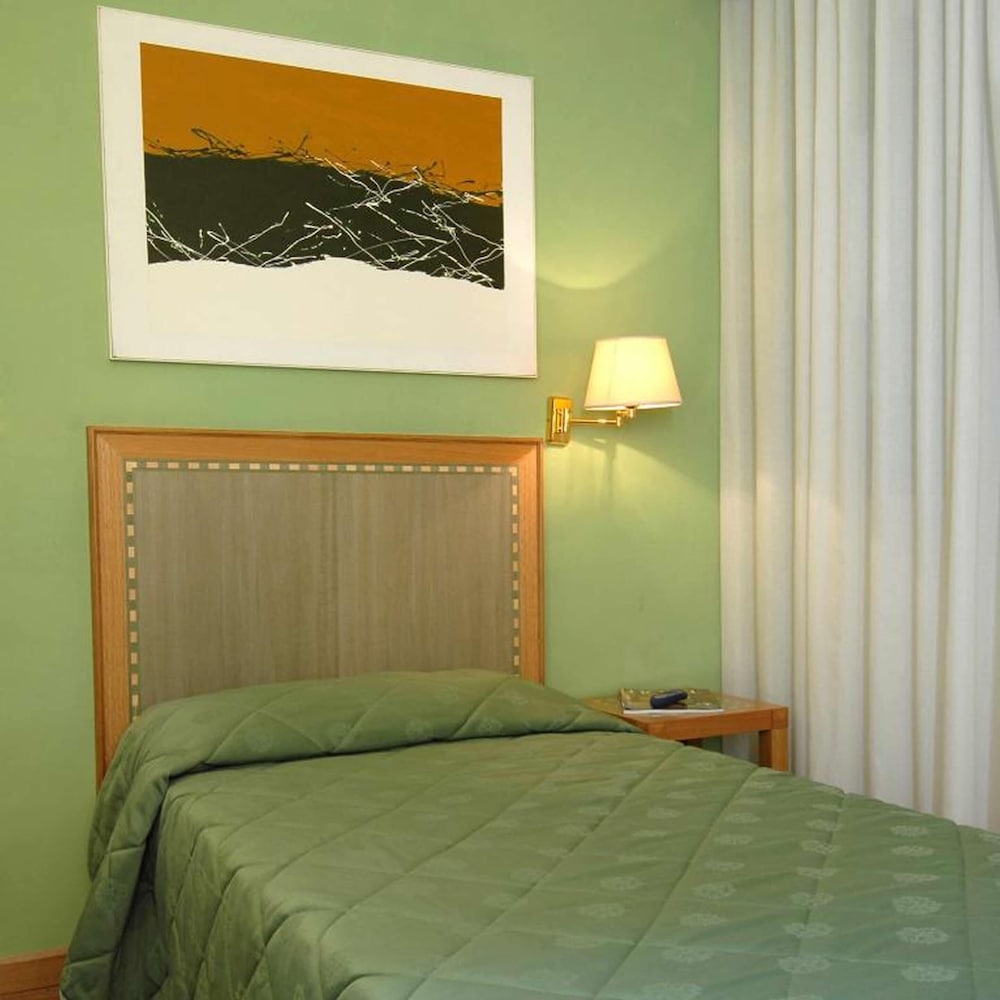 ROOM, SINGLE, SINGLE BED, SMALL