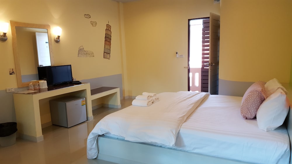 Juntima Place At Amphawa 27/69