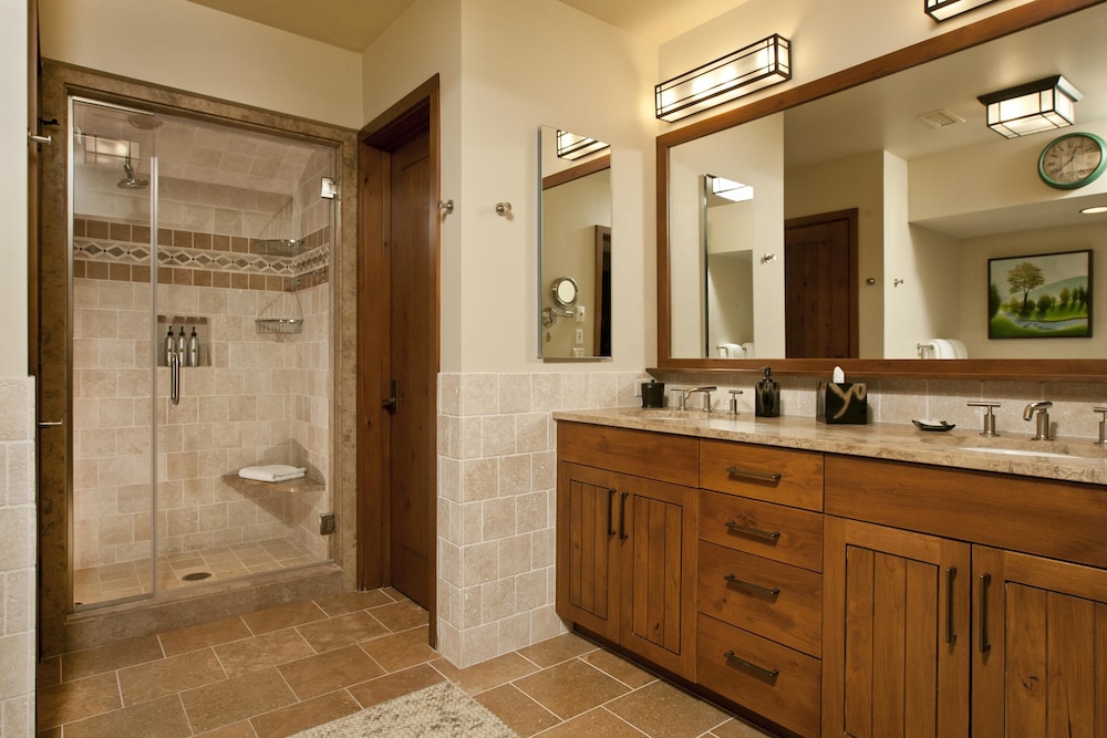 Teton Private Residences 48/50