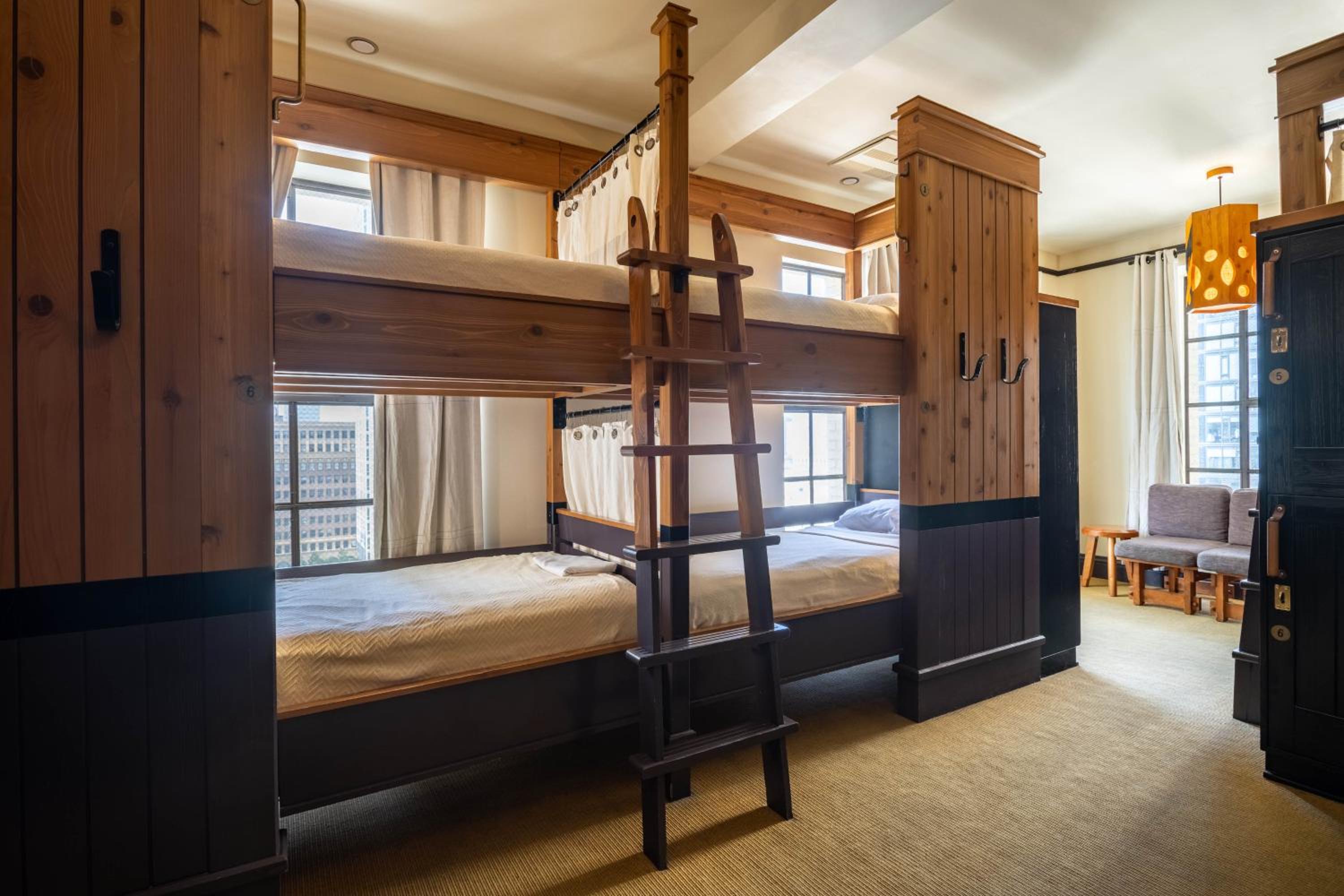Private 8 Bedroom