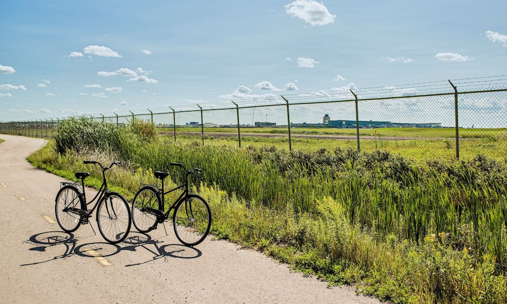 Hilton Winnipeg Airport Suites 32/65