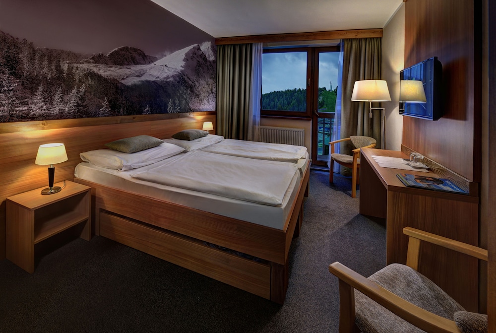 HOTEL FIS 15/35
