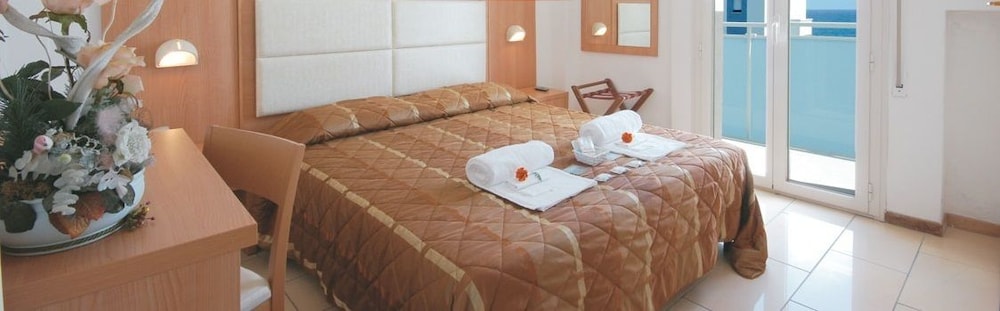 Hotel Figaro 32/60