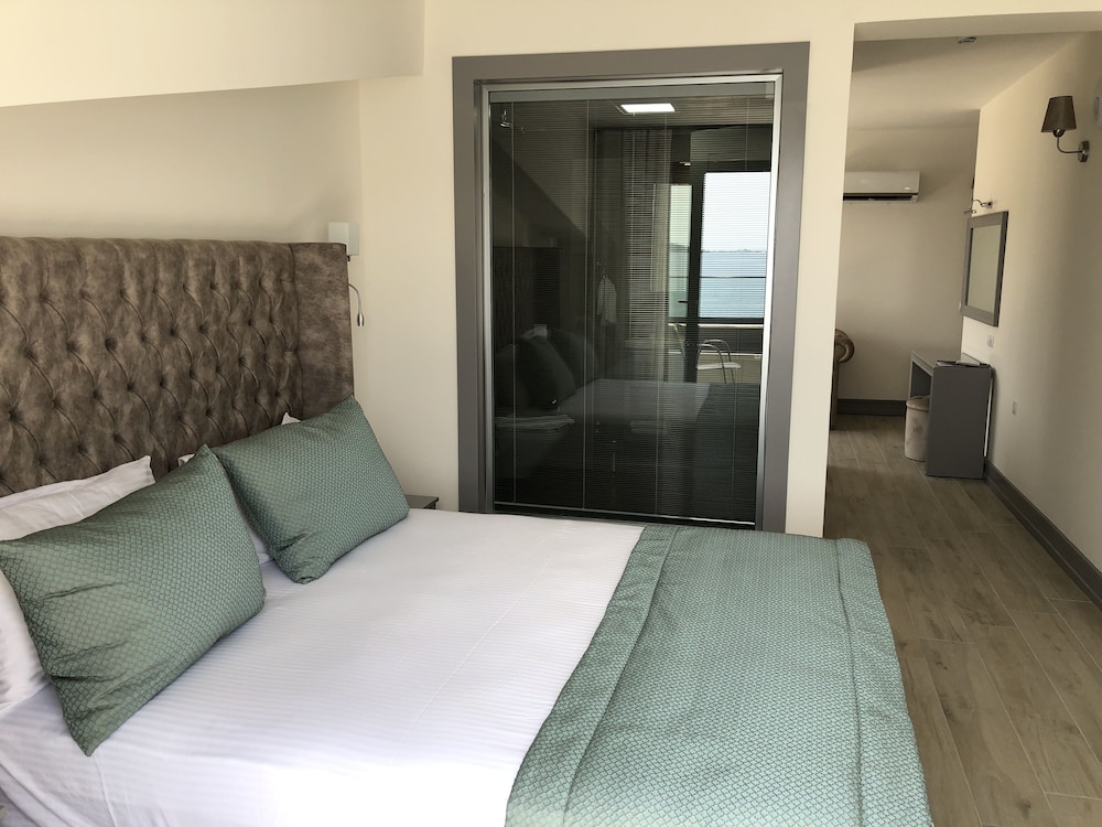 Yunus Hotel 22/71