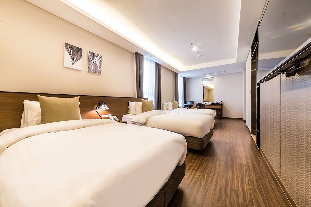 WD HOTEL 16/50
