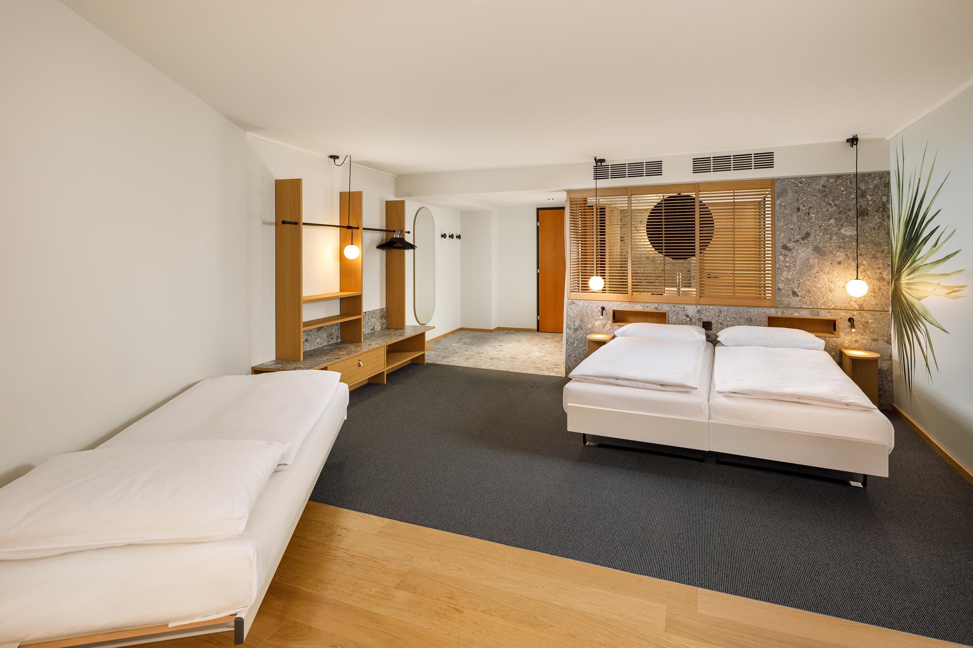 ROOM, TRIPLE