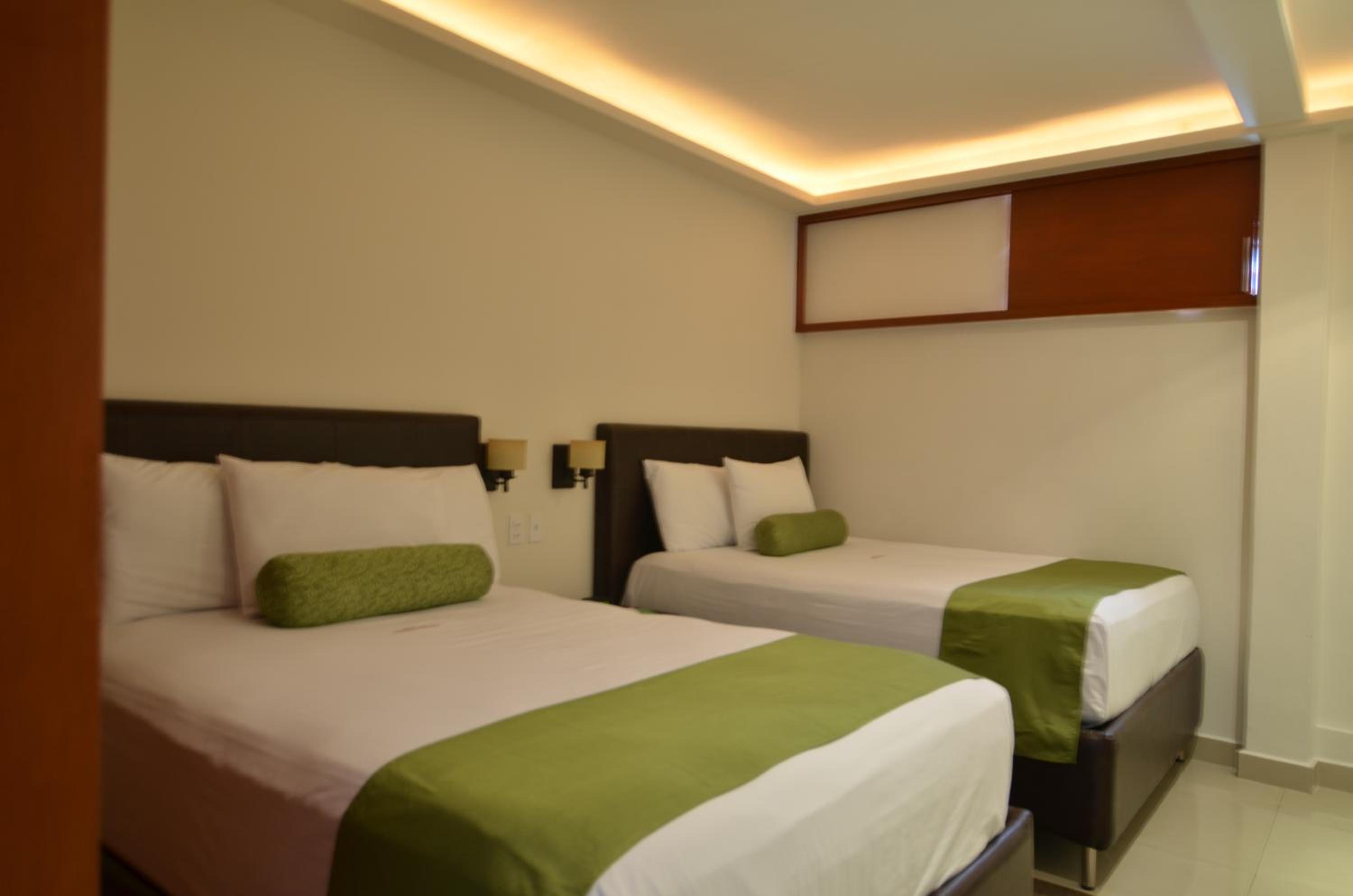 Room, Quadruple