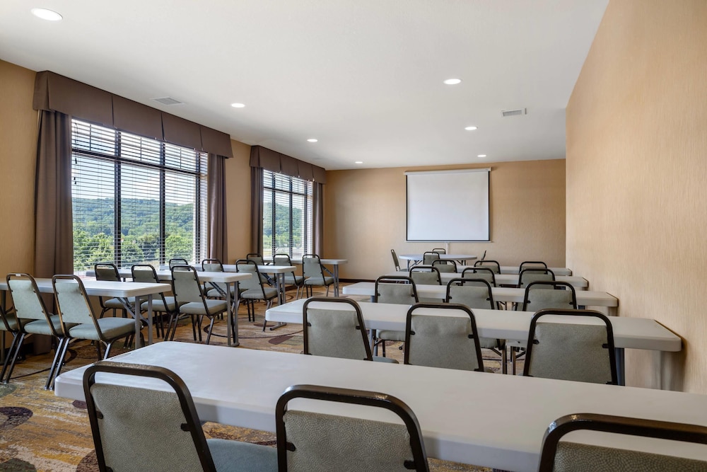 Comfort Inn & Suites Marquette - Prairie du Chien 47/55