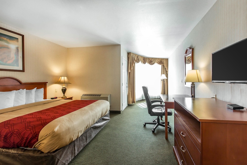 Econo Lodge Inn & Suites Riverside Corona 19/34