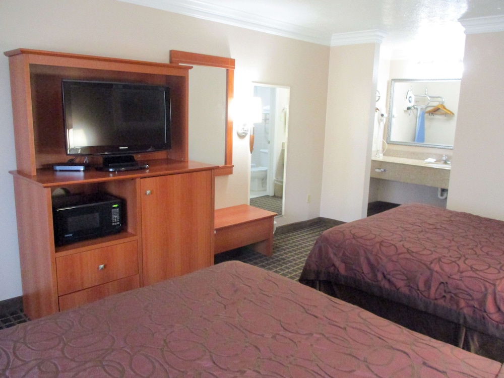 Motel6 Alvin, TX 24/52