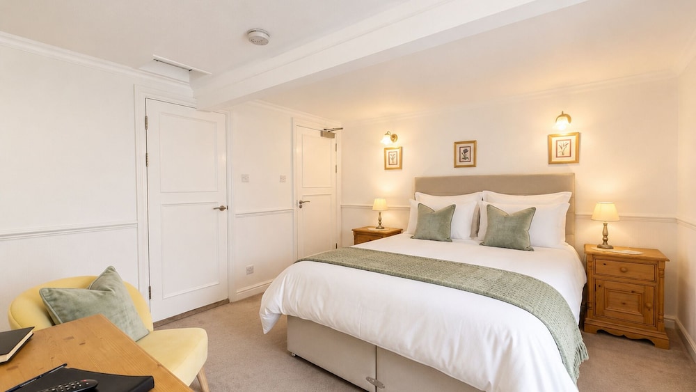 The Willow Restaurant & Cottages 9/50