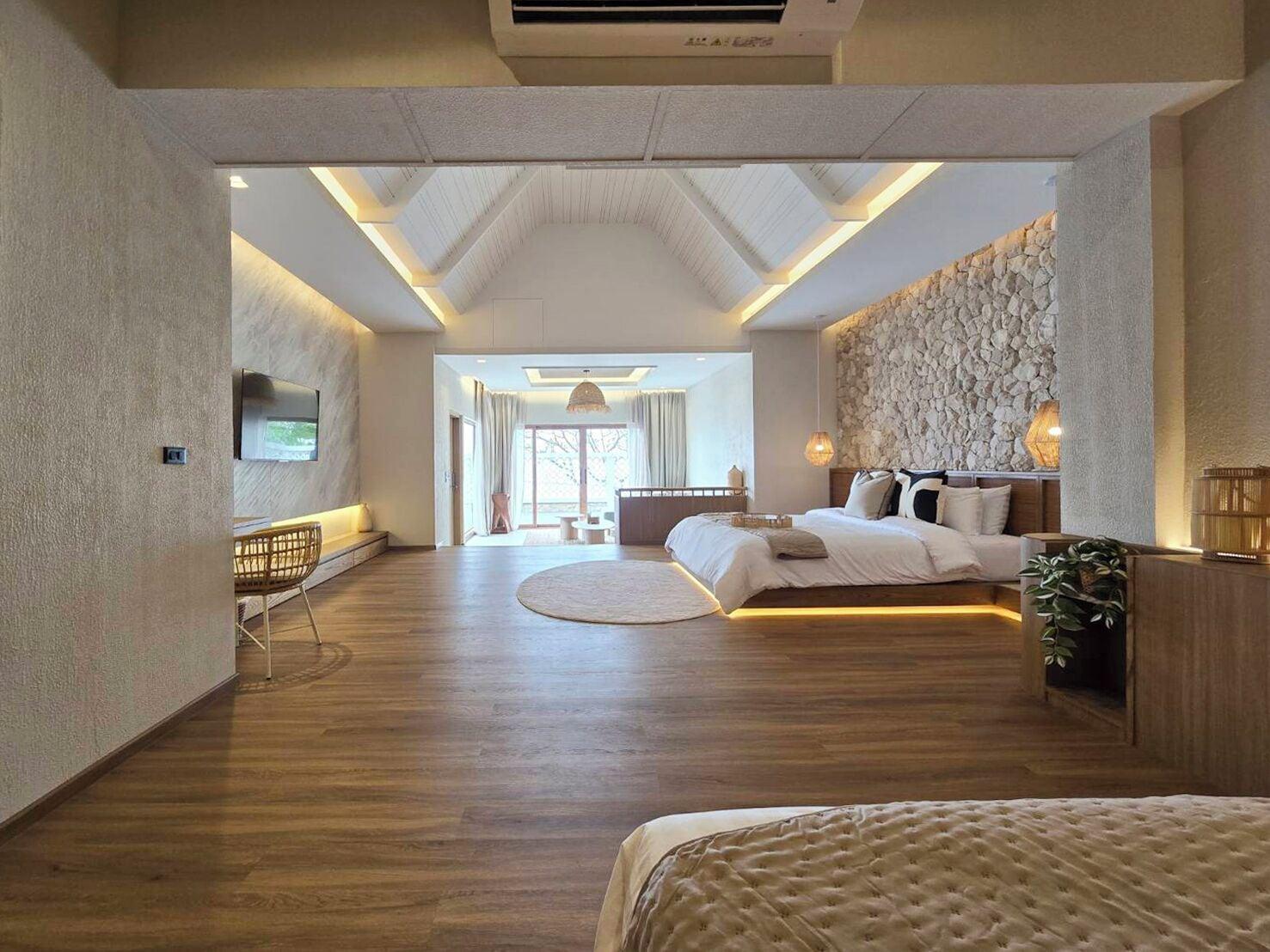Luxury Beachfront Pool Villa