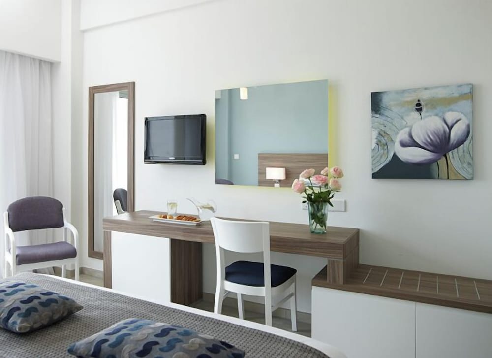 Atlantica Sea Breeze - Adults Only 32/50