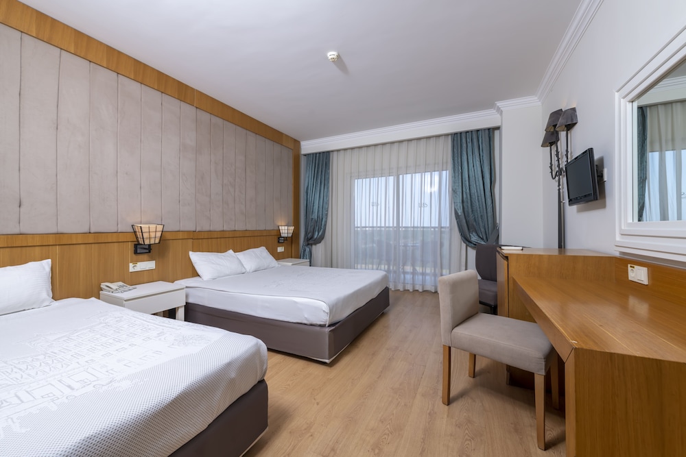 Lake & Riverside Hotel & Spa 10/41