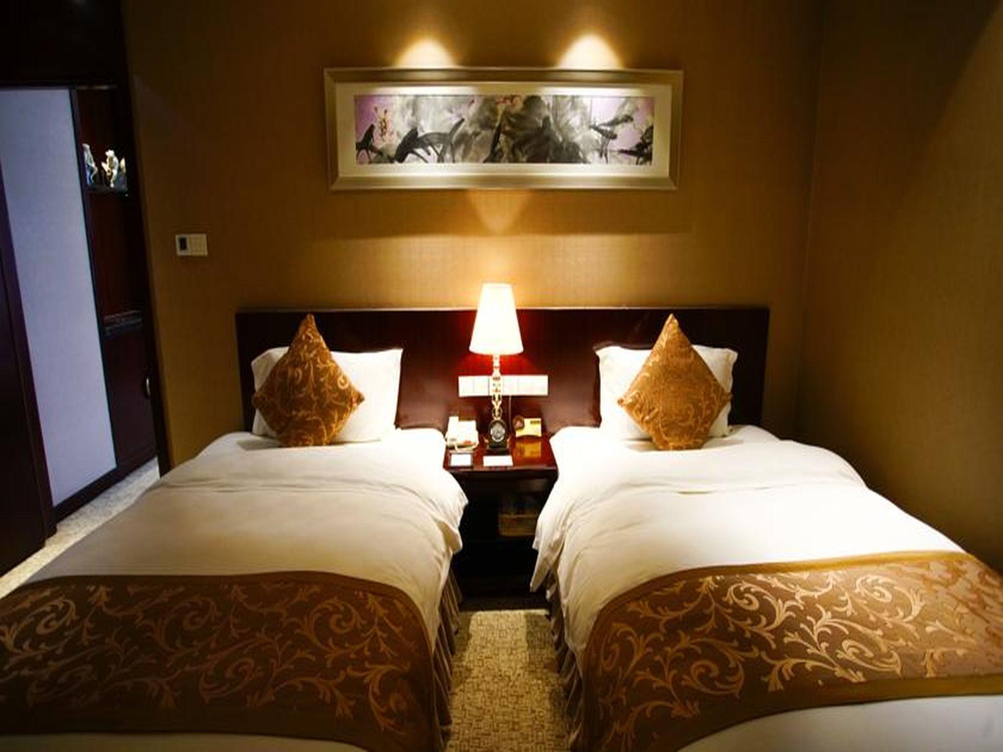 Semi Room, Deluxe, 2 Semi Double Beds، Grand Soluxe International 2/2