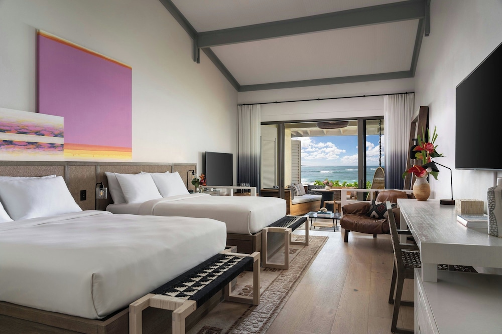 BUNGALOW, 2 QUEEN BEDS, OCEAN FRONT, PATIO