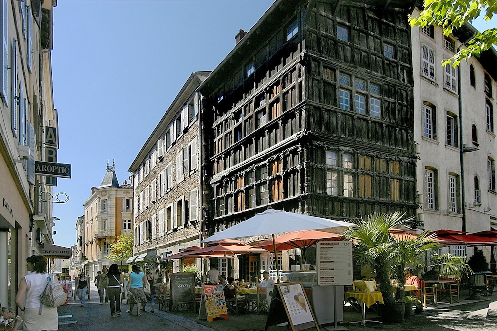 Hotel de Bourgogne 5/69