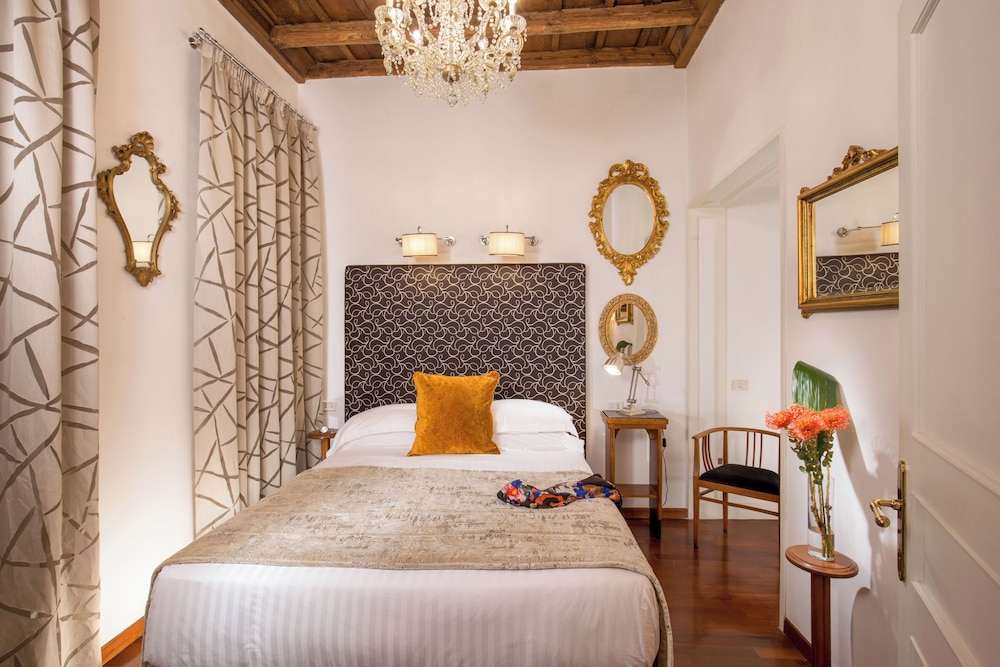 The Inn at the Spanish Steps 58/112