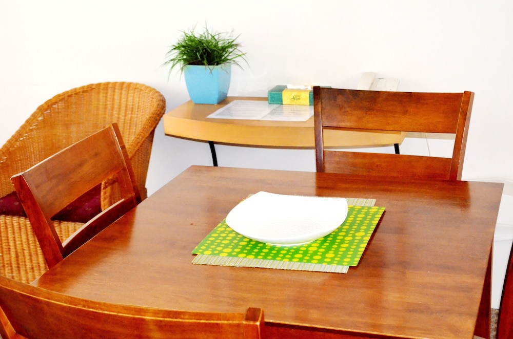 Spring Hill Mews Apartments 24/70