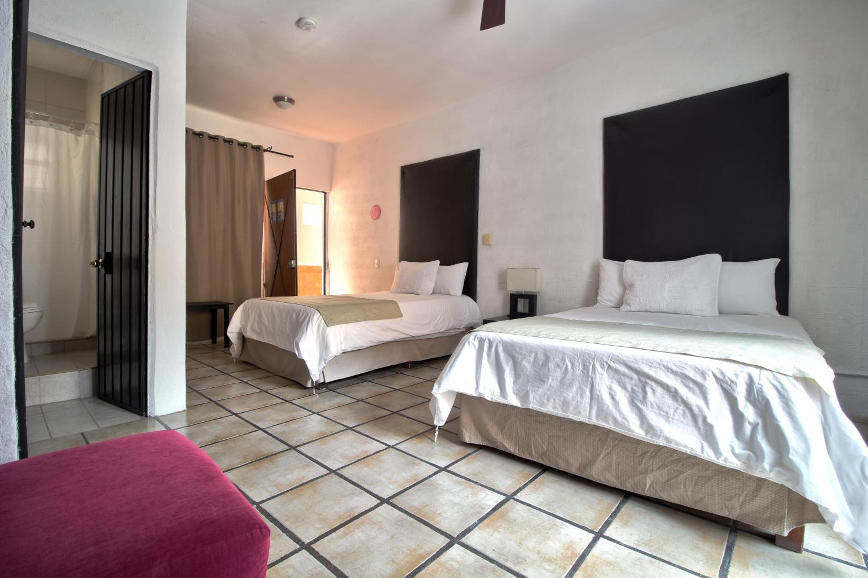 Hostal Punto 79 23/50