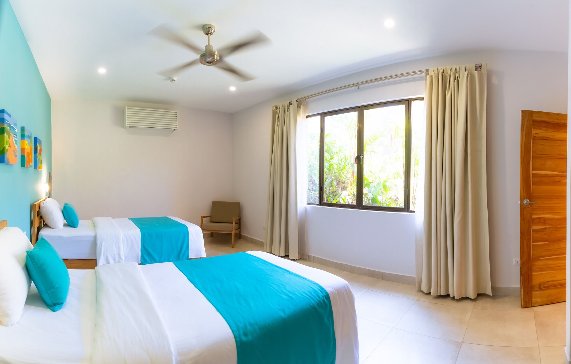 TWIN BEDS, KING BED