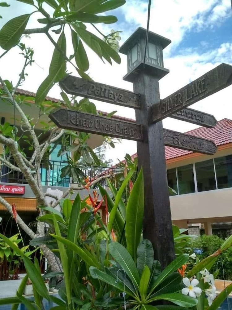 Baan Sooksiri Bangsaray 8/58
