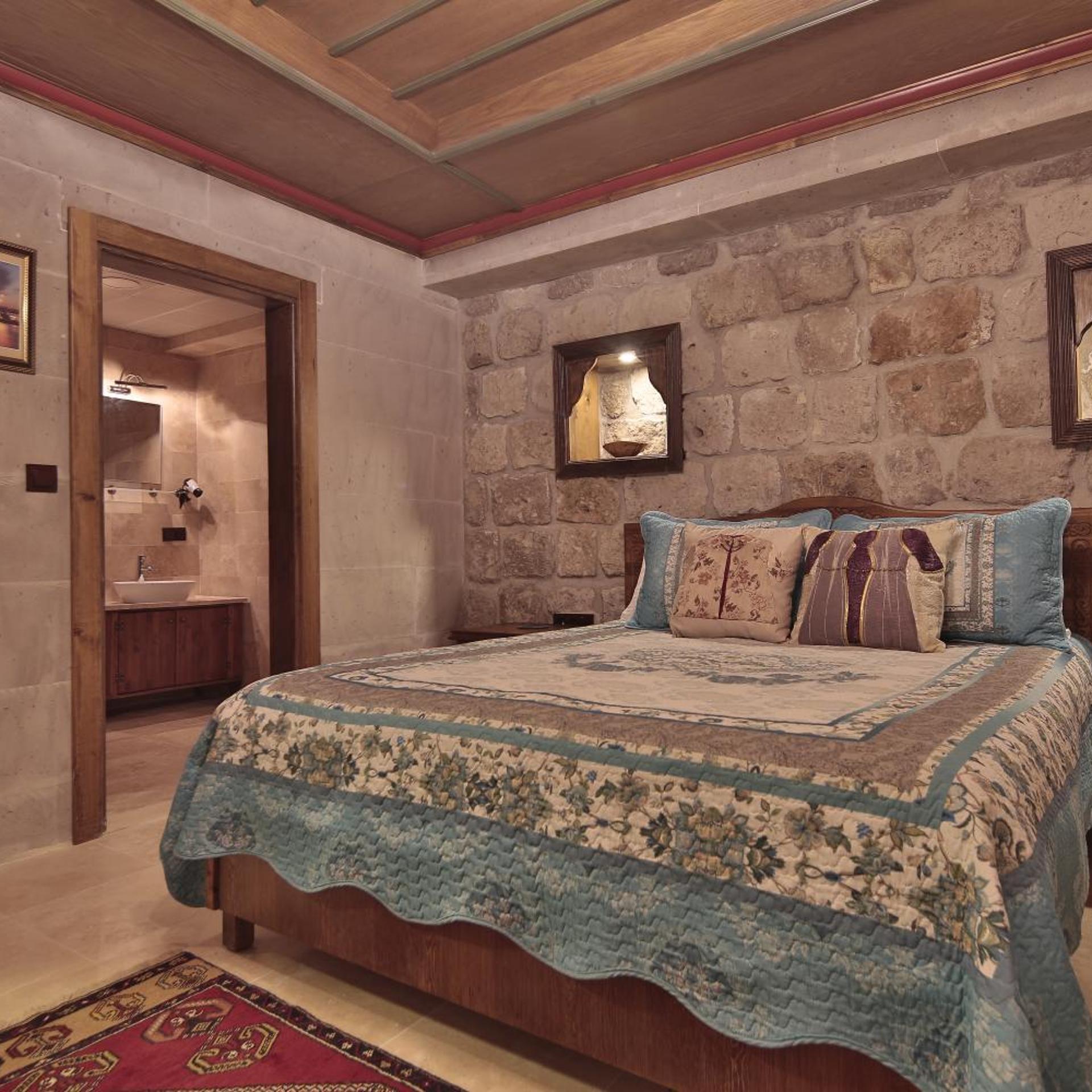 Stone, Deluxe, Triple, Courtyard View
