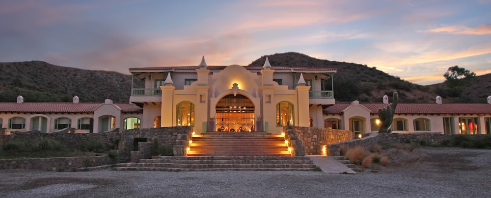 Hotel Huacalera 2/39