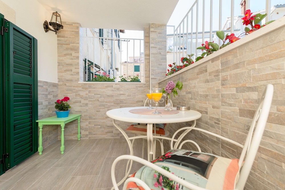 Le Monde Luxury Accommodation 5/63