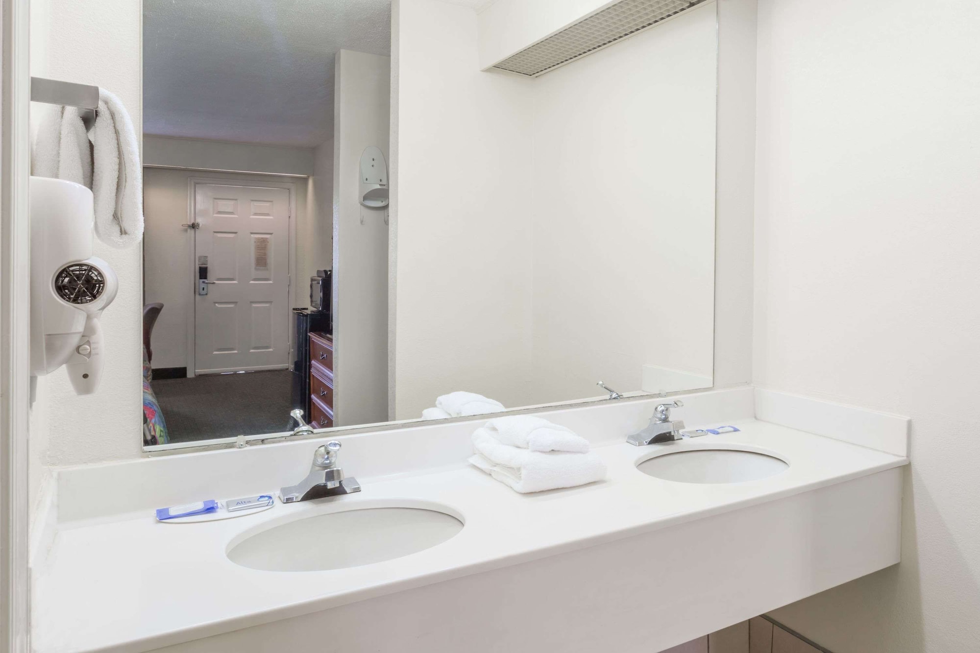 غرفة قياسية بسريرين مزدوجين للمدخنين، Days Inn by Wyndham Petersburg/South Fort Lee 8/8