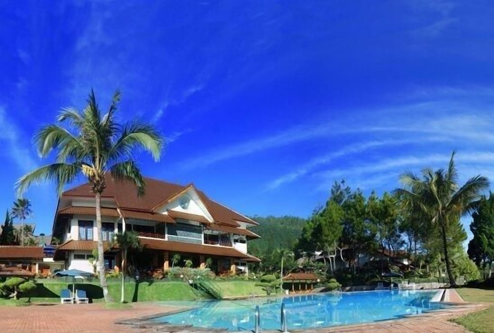 Kusuma Agrowisata Resort Convention Hotel 11/64