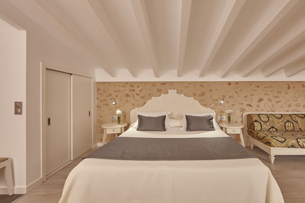 Bennoc Petit Hotel 13/80