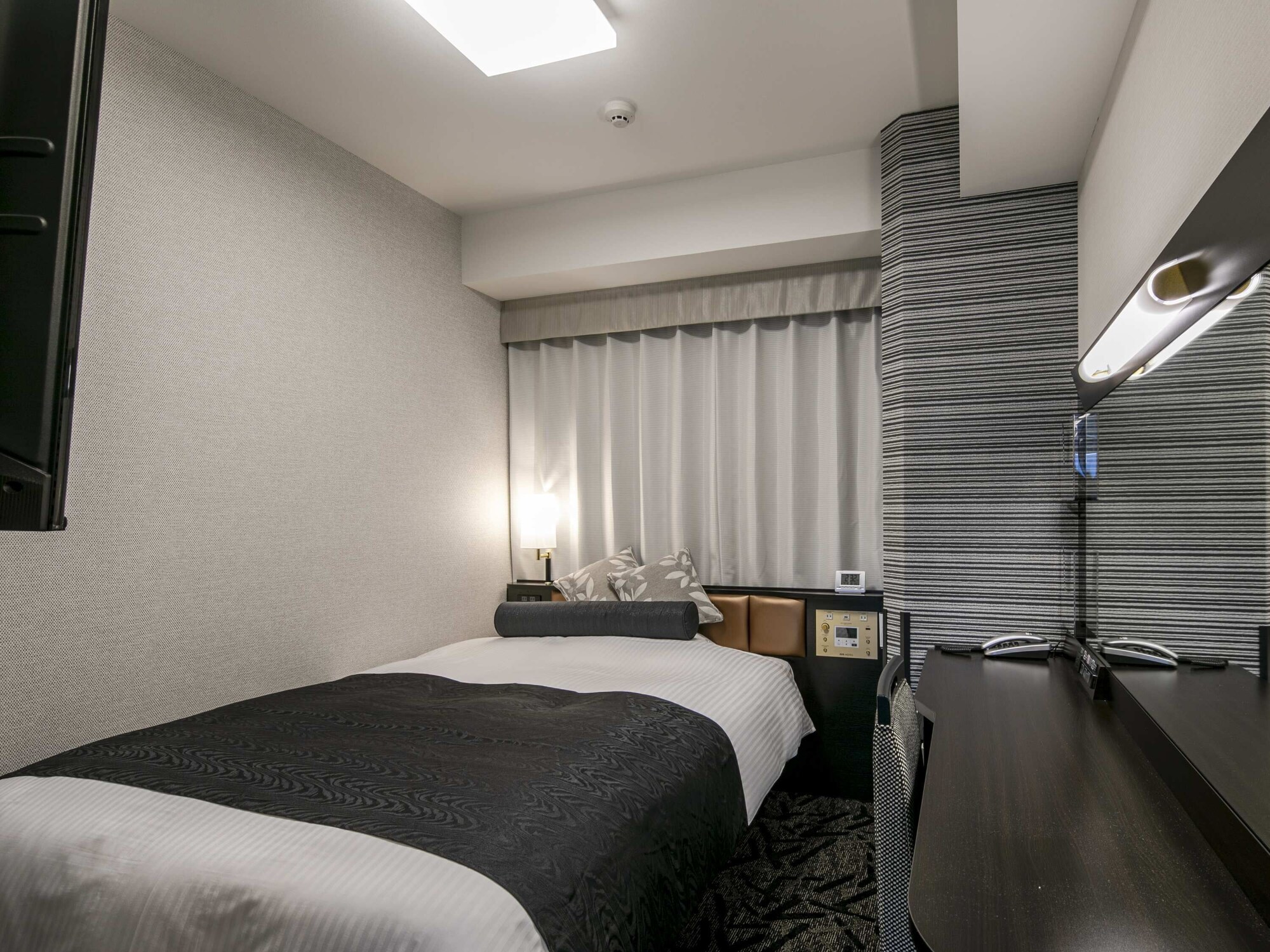 ROOM, DOUBLE BED, HIGH FLOOR