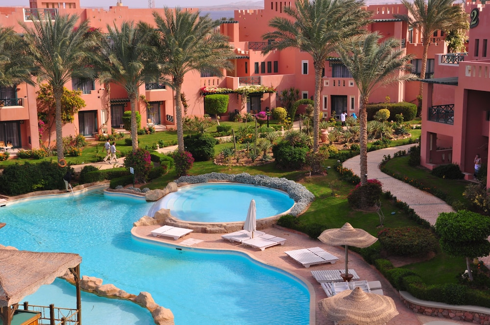 REHANA SHARM RESORT 11/57