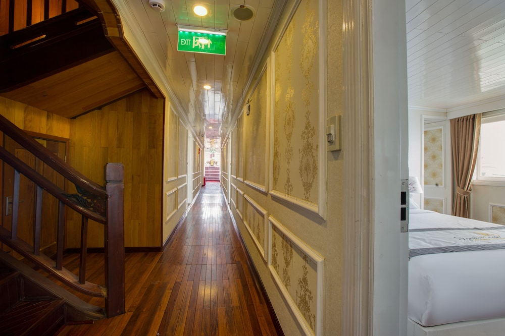 Signature Royal Halong Cruise 20/36